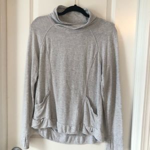 Yogalicious medium lightweight Heather grey pullover sweatshirt